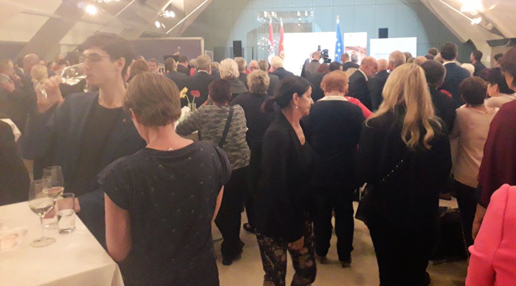 IHuditsch's tweet photo. #Burgenlandabend im Dachfoyer der #WienerHofburg zu Ehren der Bundesratspräsidentin #IngePosch
#esterhazyontour ist mit dabei https://t.co/2ay1fxs5tu