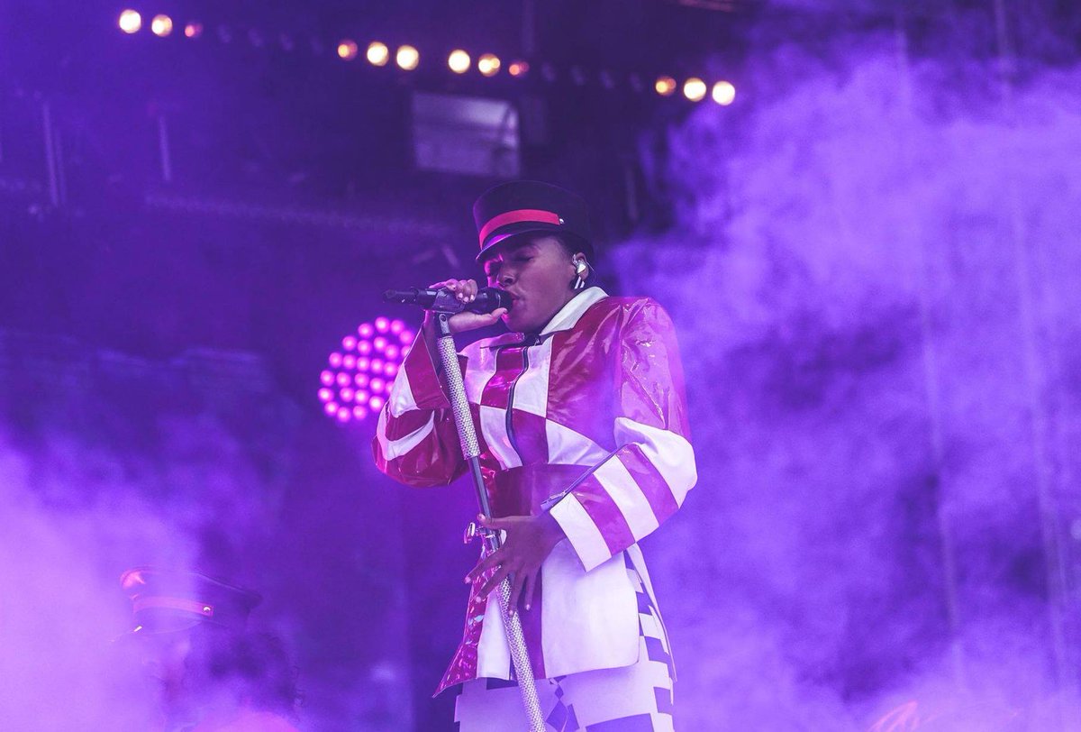 joelightboy's tweet photo. #PatrickDierson and his team at #TheActivity from created big looks on the Freedom and Liberty stages at the Jay-Z curated #MadeinAmericaFestival held in downtown Philly. With @ChauvetPro #Maverick and #Rogue fixtures. #KeeyahtayLewis of #DeadboltPhotos https://t.co/mPhLQqg2Dx
