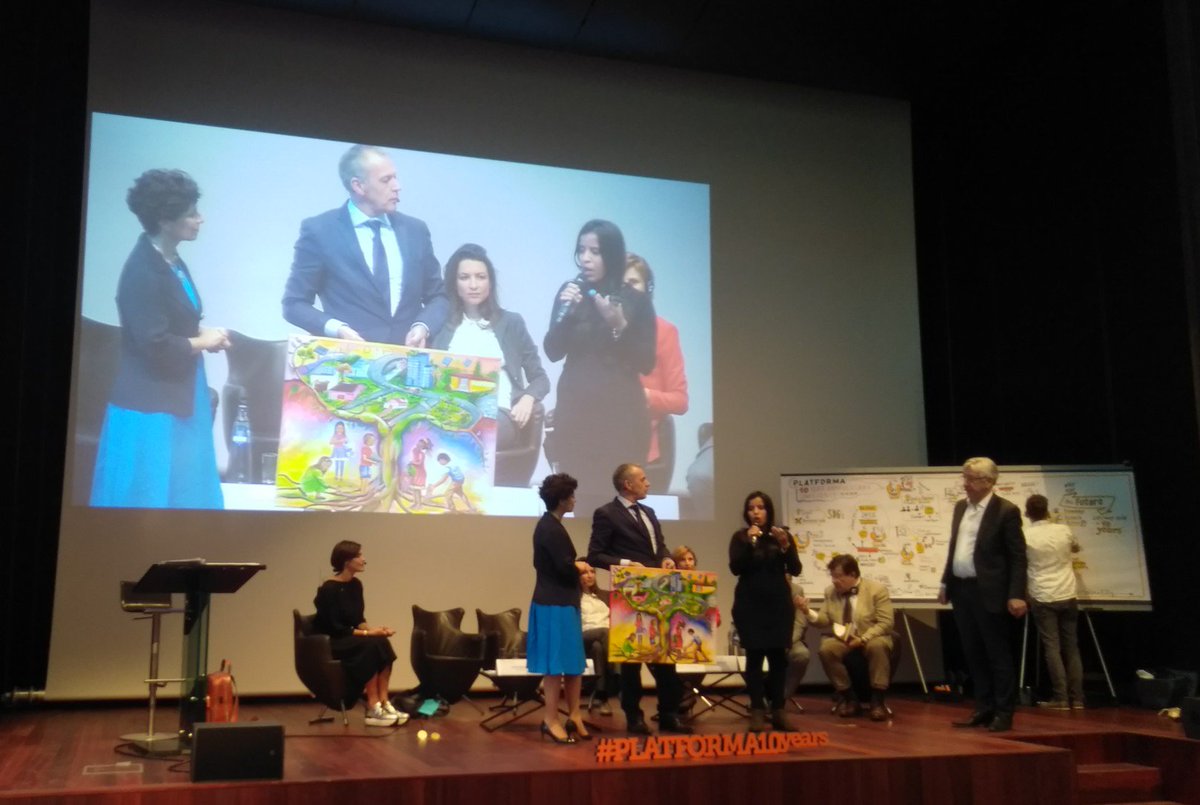 Oli_Baumard's tweet photo. #PLATFORMA10years @fvccre @CCRECEMR Secretary General is rewarded by the Netherlands-Nicaragua council for @Platforma4Dev support to decentralised cooperation #EURegionsWeek https://t.co/AEwyF3K39N