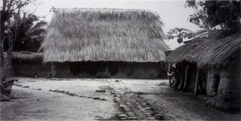 A few Igbo compounds were paved with stones in the past, these photos were taken as part of a survey of Igbo architecture by Zbigniew Dmochowski and his local team in the 1960s in Ngwo and at the house of an Alum Ogbodo in Umuatugbona, p.d. Enugu State.