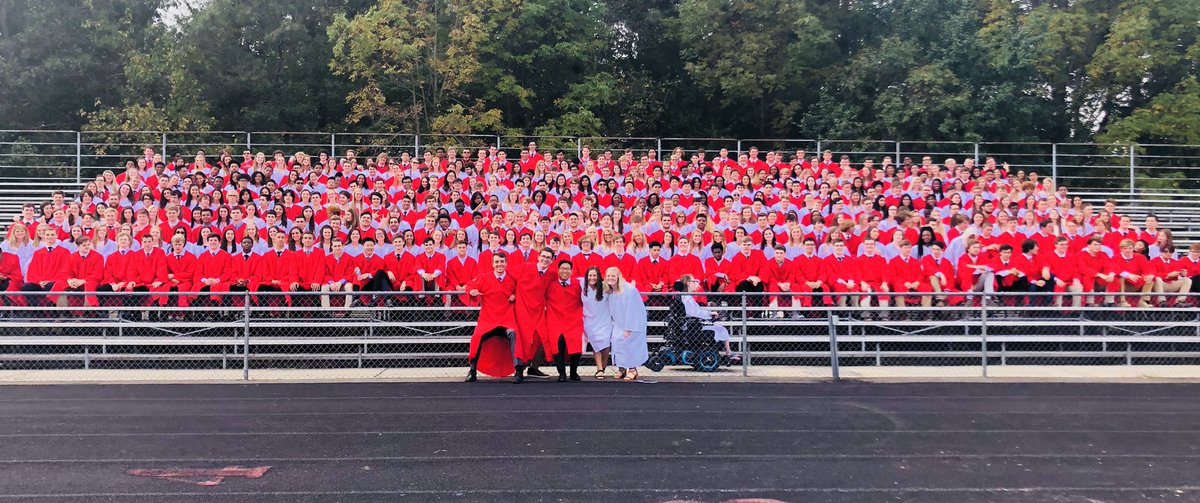 lrdunavant's tweet image. Happy Convocation, seniors! You look great!  @GodwinPride @Godwin_students