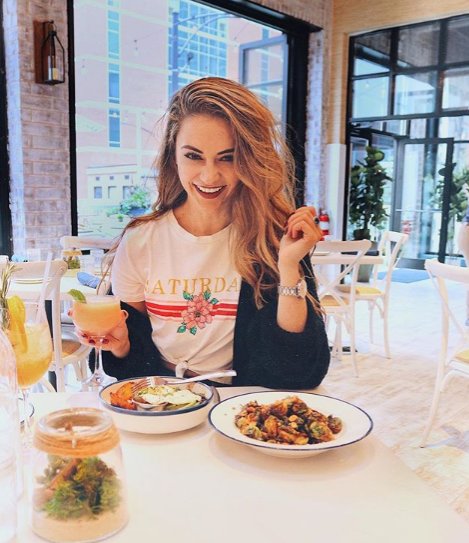 Frosé everyday  🍑🍾☀️ 
- 
- 
- 
- 
#chicago #thehamptonsocial #cheers #roséallday #froséallday #lunch #brunch #dinner #happyhour #besties #wine #pizza #seafood #instagram #rivernorth #streeterville #burrridge #travel #destination #escape #pic #red