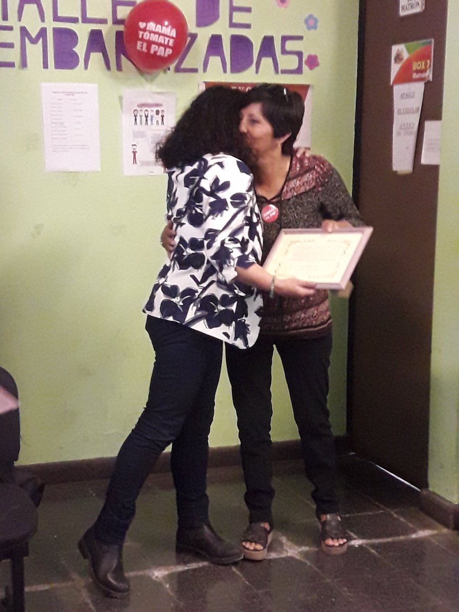 En el lanzamiento de la campaña contra el #cancercervicaluterino fue reconocida Miriam Ríos, funcionaria del Cesfam Joan Crawford, quien realizó una exhaustiva campaña de realización del PAP. 
<a href="/SSaludAtacama/">Servicio Salud Atacama</a>
#Vallenar2020MásPrevención
#Vallenar2020MásCiudad