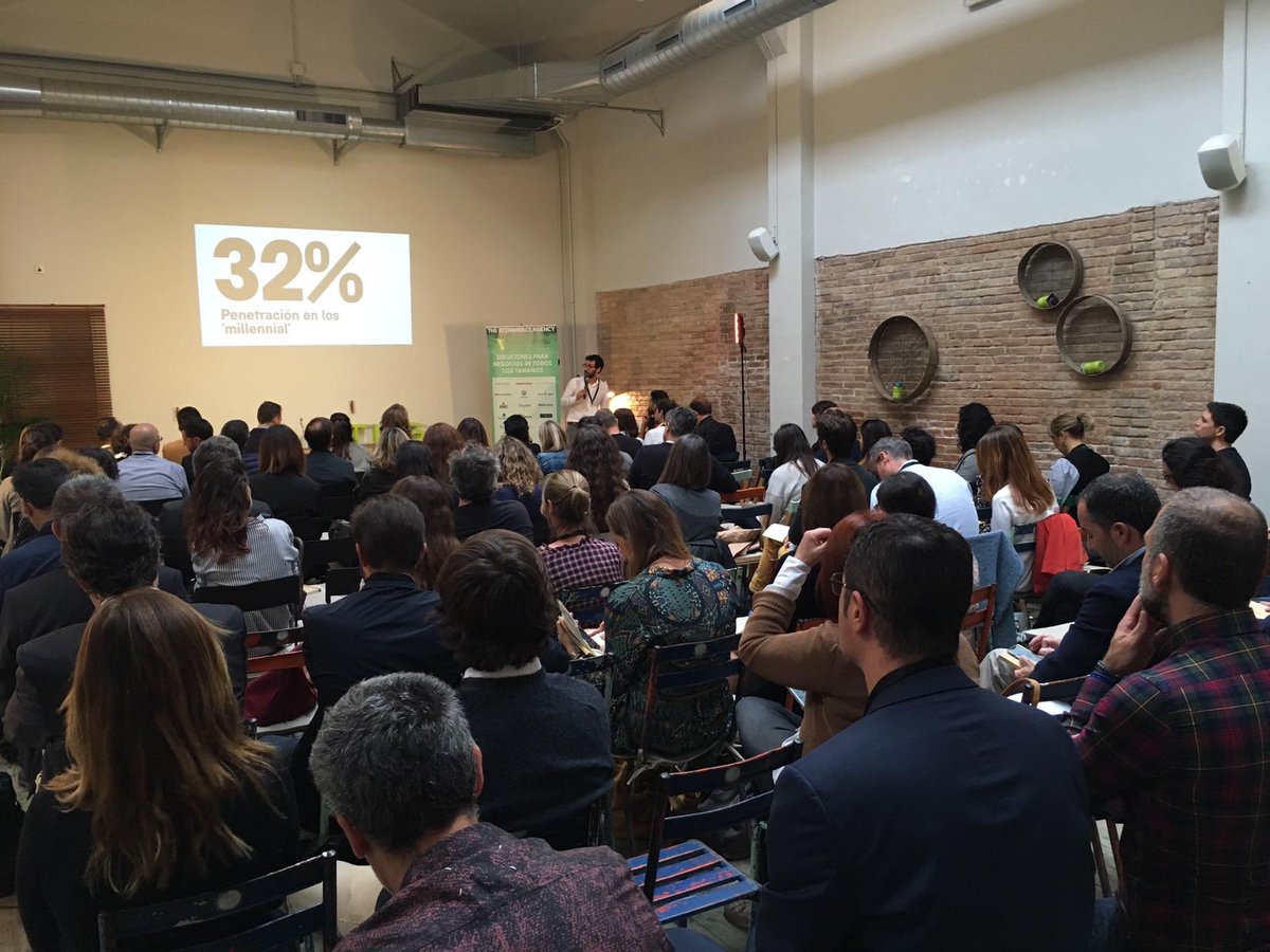 PauLatorre12's tweet photo. Molta participació a l’esdeveniment organitzat per @trilogicommerce #eCommerceModaTLG https://t.co/UnYsiAtU2c