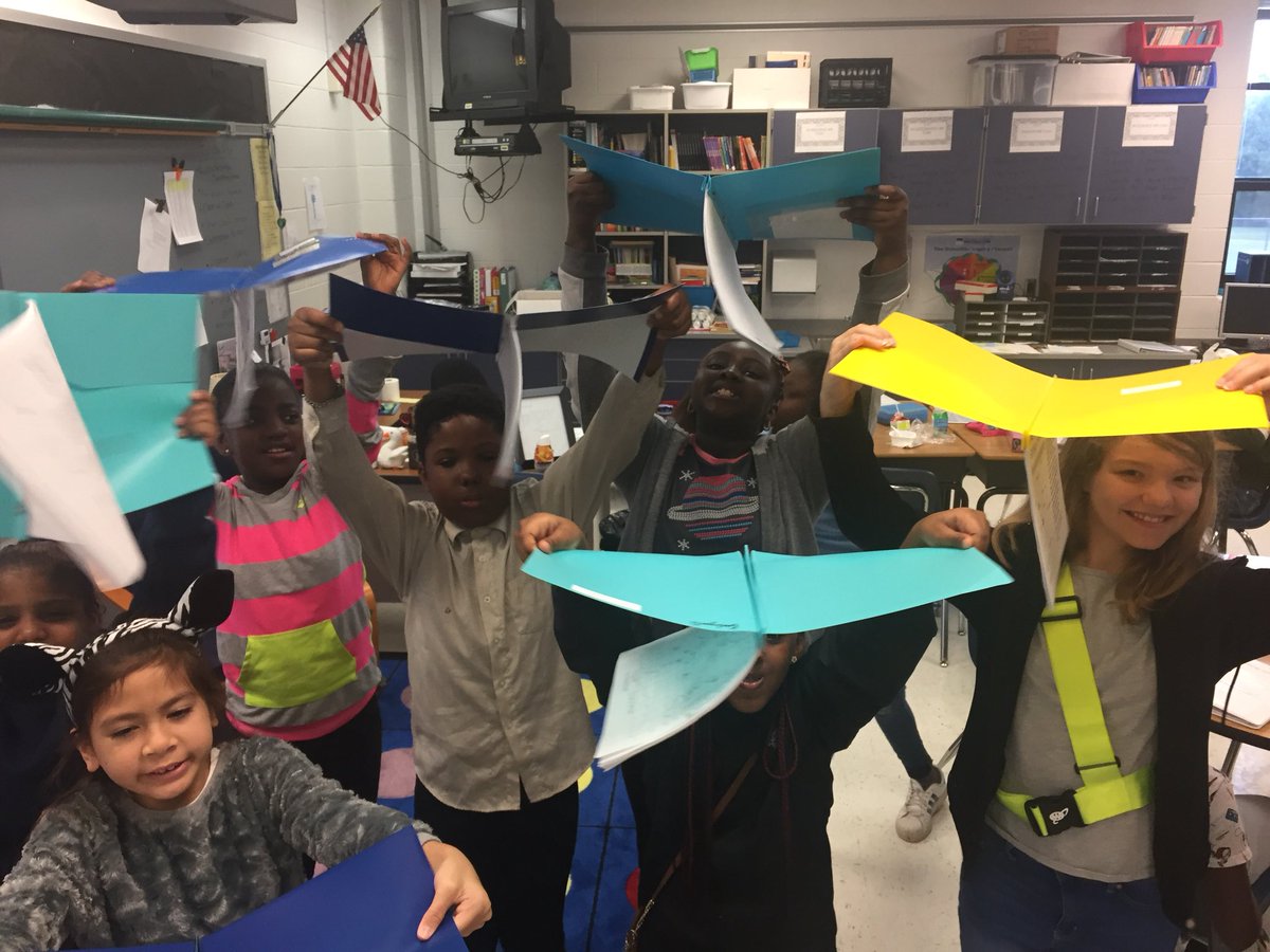 Beirne5th's tweet photo. We had a dance today, WITH OUR FOLDERS!! Old unit out, new unit in! Middle school prep is in the works! #organizing #middleschoolprep https://t.co/Rrdknb2GXA