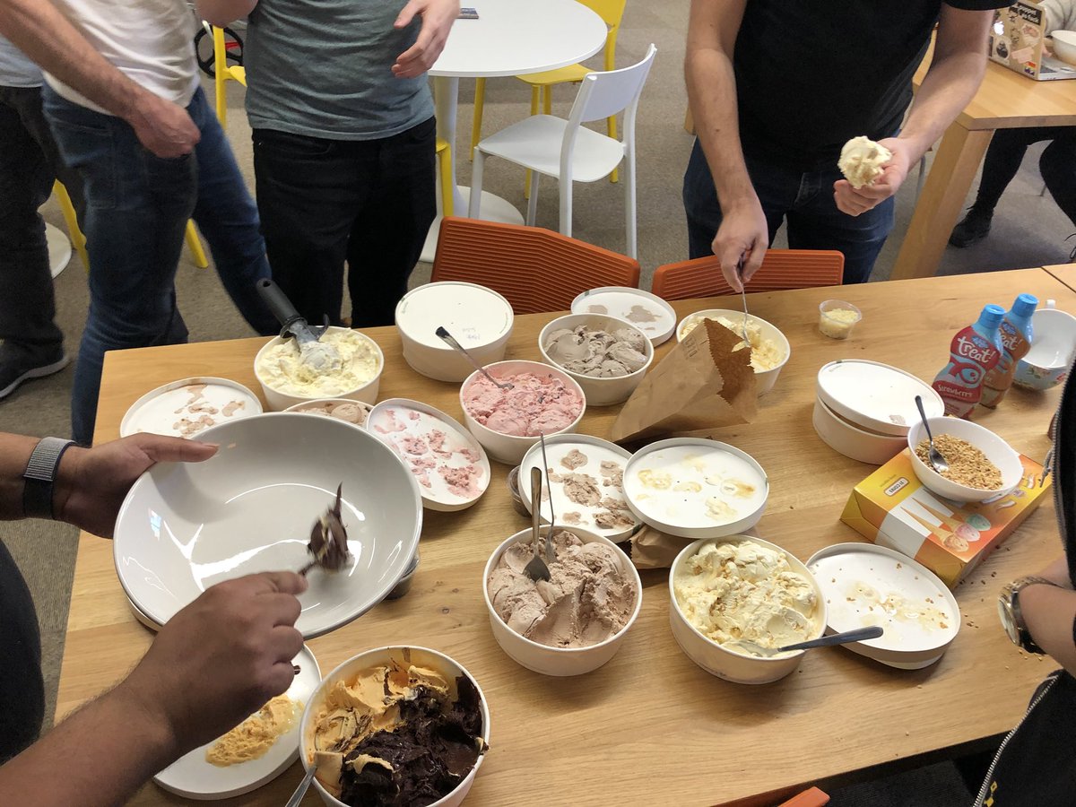 DaveJohnston83's tweet image. Yesterday we had waffles, today we got Gelato. Only one way to top this for next year @puppetbelfast #puppetize