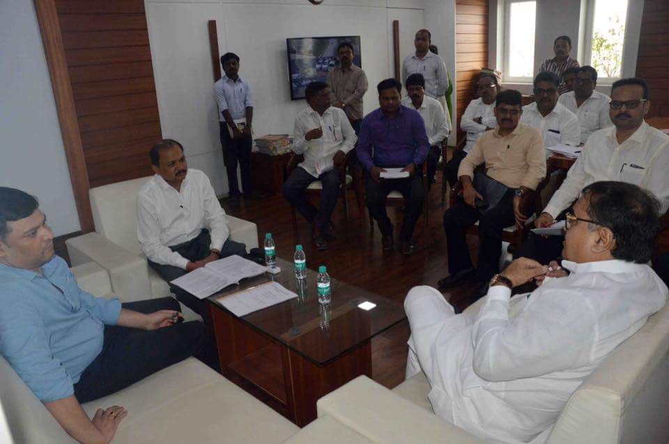 ideeputiwari's tweet image. Today Discussed the problem of Ghatkoper Slum area with Collector of Mumbai Subrburn.  - @bjpprakashmehta 
#Workfordevelopment
#Ghatkoper
@narendramodi @Dev_Fadnavis @ShelarAshish @CMOMaharashtra @BJP4Maharashtra @harshBJYM @abhishekmehta4