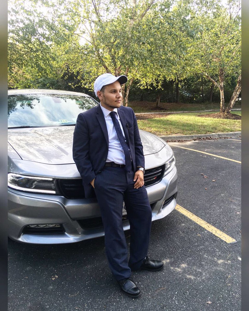 dansmith757's tweet photo. 💎💯 #DiamondResorts #DiamondReady #success #DRIwilliamsburg #follobackforfolloback #LikeForLikes #dodge #charger #fashionblogger #Millionaire #money #sales #moneyteam #DreamTeam @diamondresorts https://t.co/PN2d1smiTt