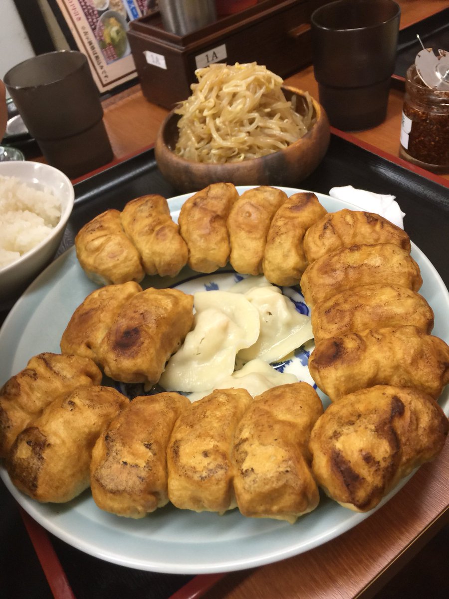 ホワイト餃子高島平店