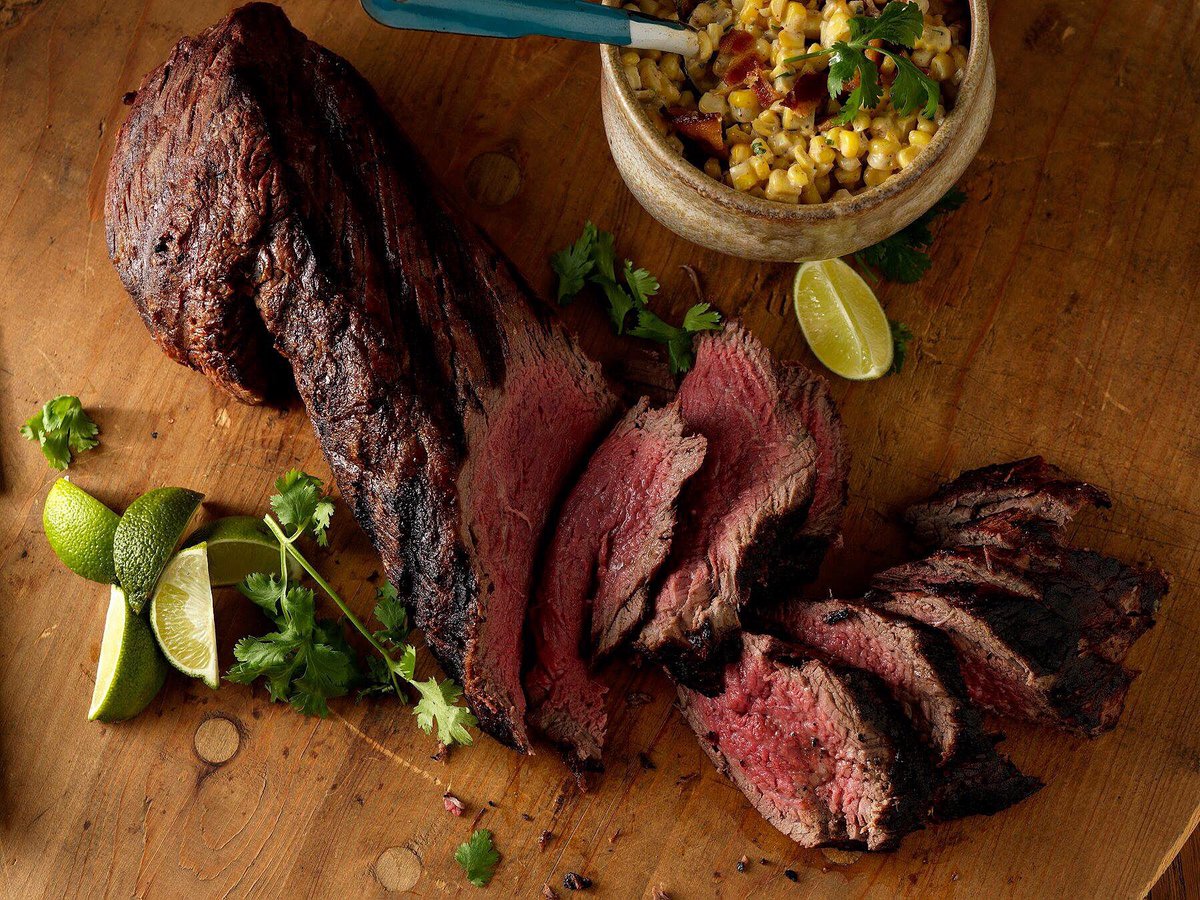 culinaryphoto's tweet photo. Feast your eyes on this smoked charred tenderloin! 😻🥩🌽 #chicagofoodphotography #foodphotography #foodporn #foodphotographer #tenderloin #beeftenderloin https://t.co/qNDhtQnRn0