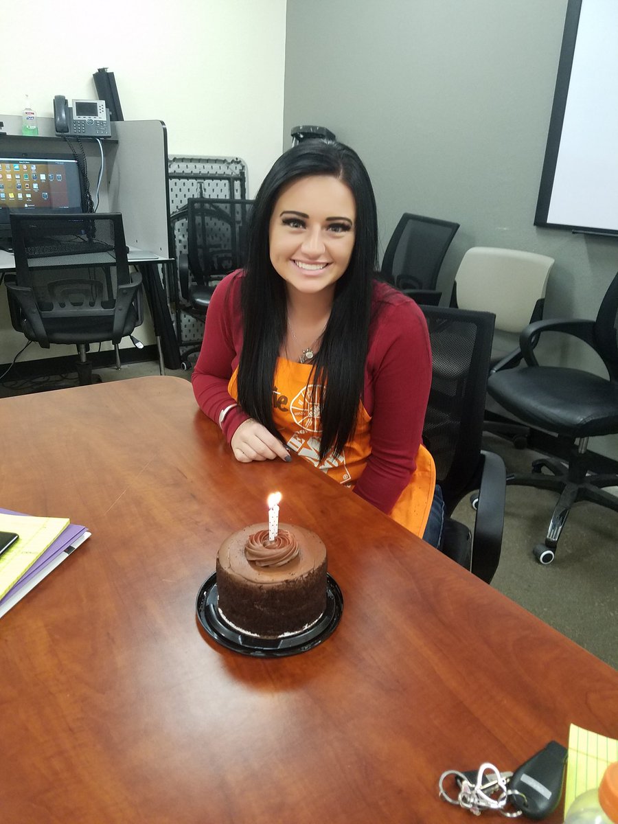depotmag4410's tweet photo. Had a great follow up meeting for Lead In this morning! Also celebrated Kenzie's birthday! Can't wait to see what this group does in the future. #PacNorthProud #leadin2018 #leadin @LuckyJester7 https://t.co/EbmN0R07y0