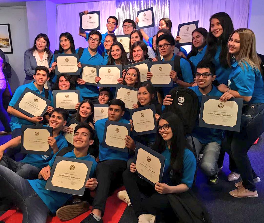 laembajada's tweet image. Un total de 71 jóvenes de Asunción, San Lorenzo y Coronel Oviedo culminaron con éxito sus clases de inglés bajo el Progrma de Becas Access. Dos años intensos de aprendizaje, experiencias, intercambios y acercamiento a la cultura de los #EEUU 🔝🇺🇸
Felicitaciones! #GoAccess 🥇👏🏼