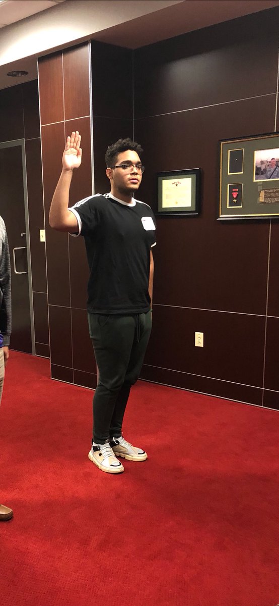 sfcvarone's tweet photo. Congratulations Enmanuel and Welcome to the RI Army National Guard! This fine young man put in some hard work over the past few months to get to this point, excellent job! #towniepride #RIshometeam #RIarmyguard https://t.co/3fvUkqAiwX