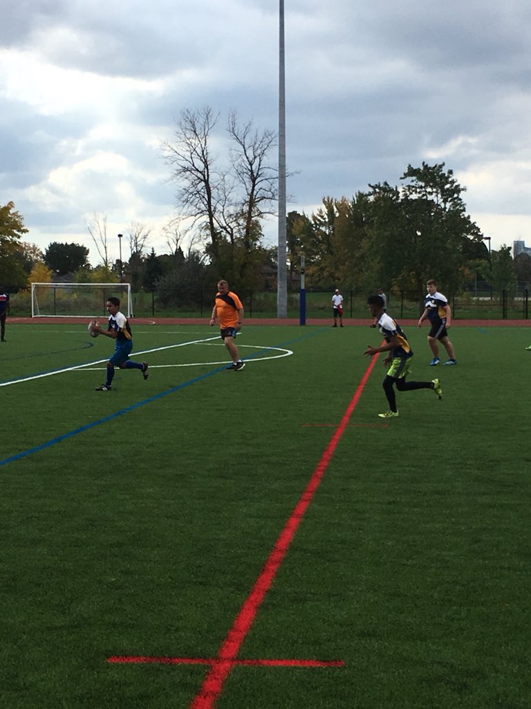 GFSSRugby's tweet photo. Game time!!! Tally sends it to Touki for the first try GFFS 5-0 AHSS #gogryphons https://t.co/4X22CLh11z