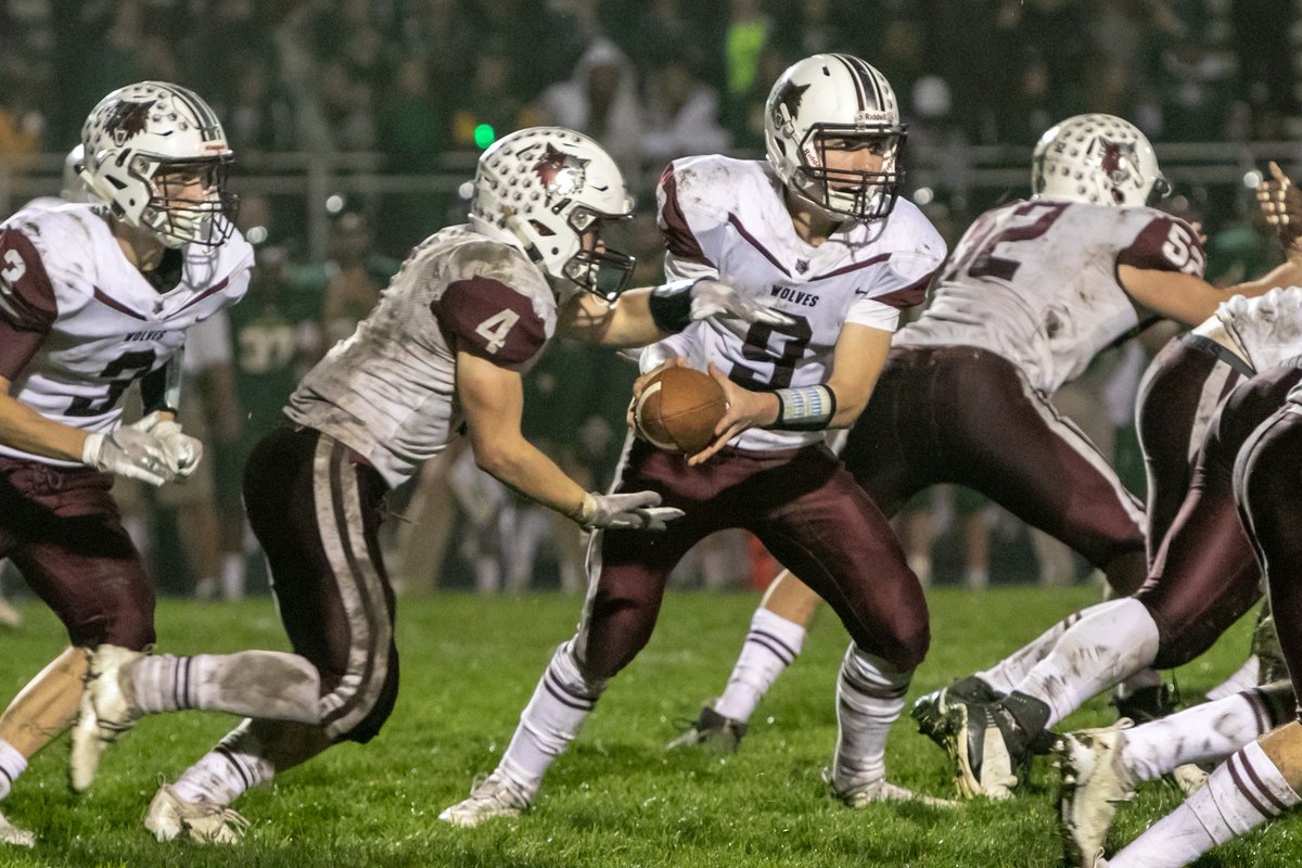 djfarstead's tweet photo. Pic of the Week: And another win by @PrairieRidgeFB. @jackson4willis and @Connor_Lydon9 have been an amazing pair. #PRWolves #GoYouWolfPack @PrairieRidgeHS https://t.co/NCZbSBiLMB