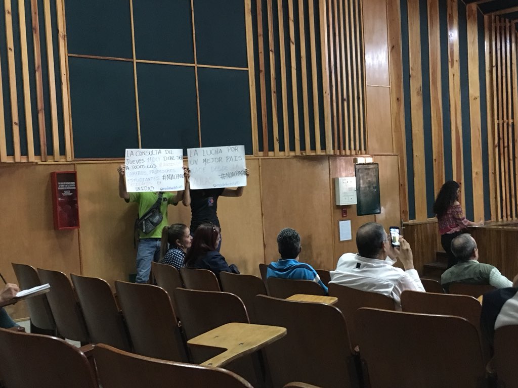 movimientoiu20's tweet photo. El mayor acto de rebeldía y protesta contra el gobierno nacional por parte de los universitarios, es seguir llenando de vida las aulas de clase y generando esa coincidencia crítica que necesita el país .#noalparo https://t.co/jYe9TOL7Wz