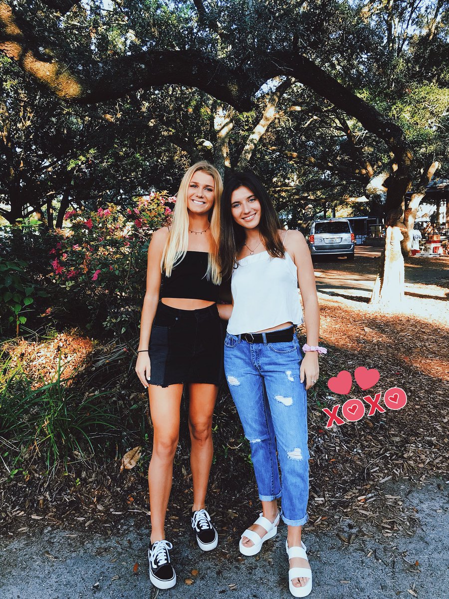 carleeamberson's tweet photo. dancing queen!!!!! happy birthday i hope you have the best day beautiful girl🌟 i <333 you so much sof🦋🦋 @xox_sofie https://t.co/Vr5UDxllZO