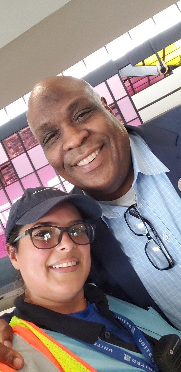 MariC4617's tweet photo. When you're at work, and get a text from an old time friend... best surprise ever!! Definitely made my day!!
Gary, it was awesome seeing you today. .... thanks for spending time with me!
#oldtimefriends #ourchelseadays https://t.co/bGCSyGoWbG