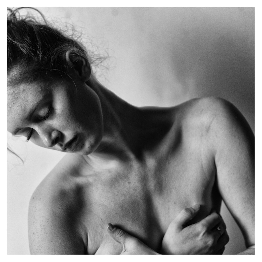 Honour__burges's tweet image. A series of self portraits from my human forms project I did earlier this year. It was really interesting to explore the way society views our bodies. I’m really looking forward to exploring this in more depth soon! #humanforms #nikon #photography