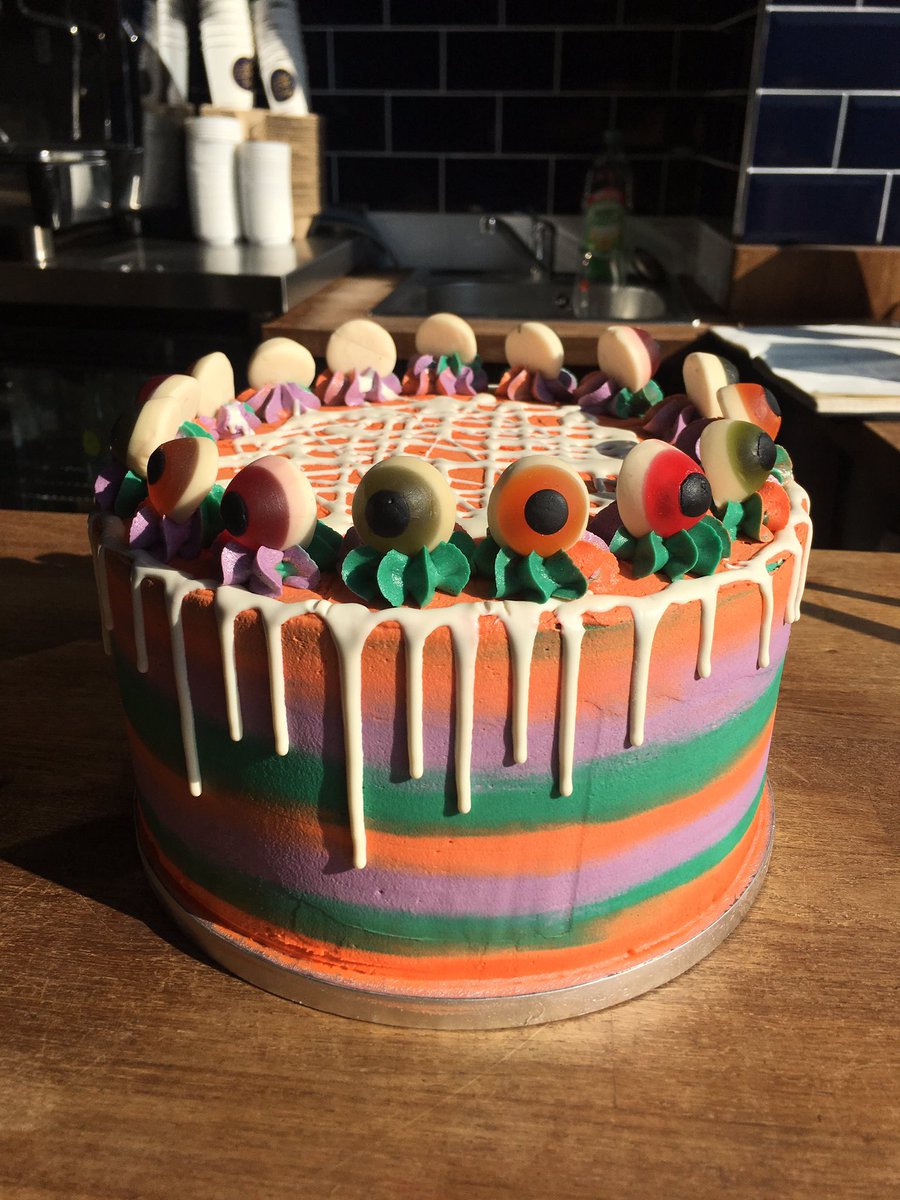 Sooo excited to be making Halloween cakes at work!
🎃🕷🦇👀
#thelanebakery #cake #halloween2018 #halloween #bakerslife #cakesofinstagram #cakedecorating #spooky
