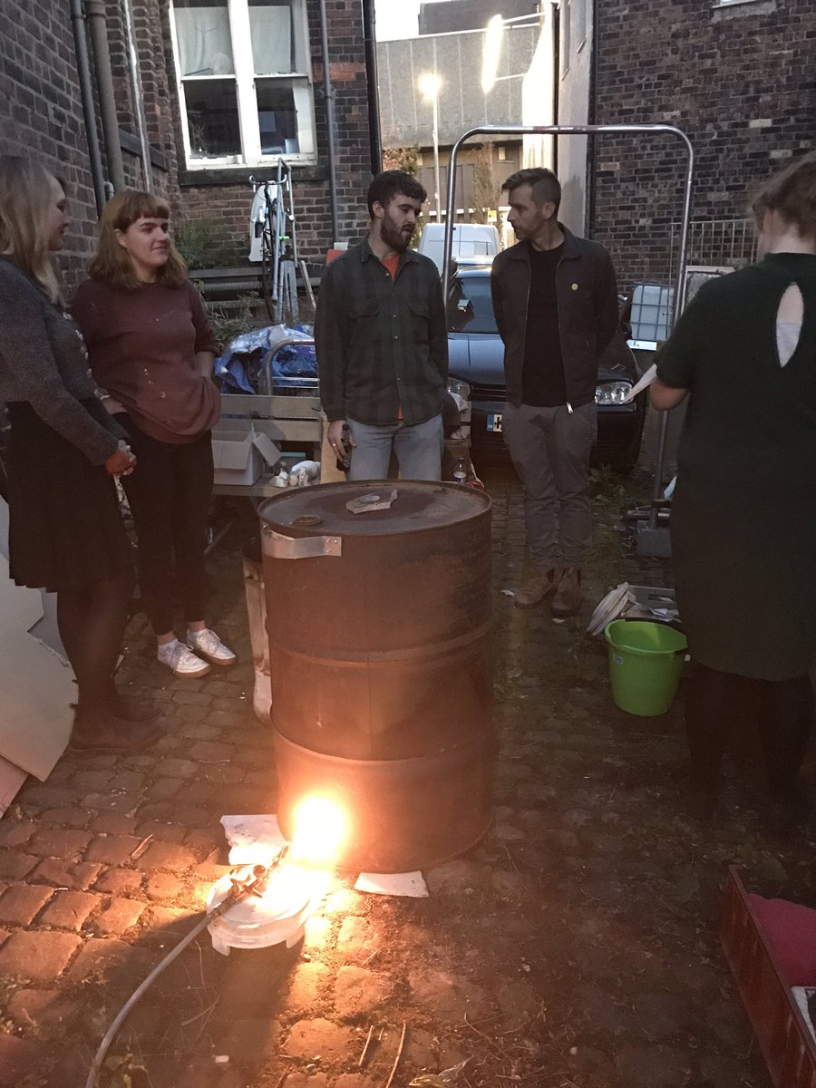 annafrancisart's tweet photo. Always special #raku firing the #portlandpigeon #theportlandinnproject - showcasing these prototypes made by our community in stokeontrent #sotculture being shown this Friday at #ManchesterContemporary #lovestoke https://t.co/SeFHFT77Nb