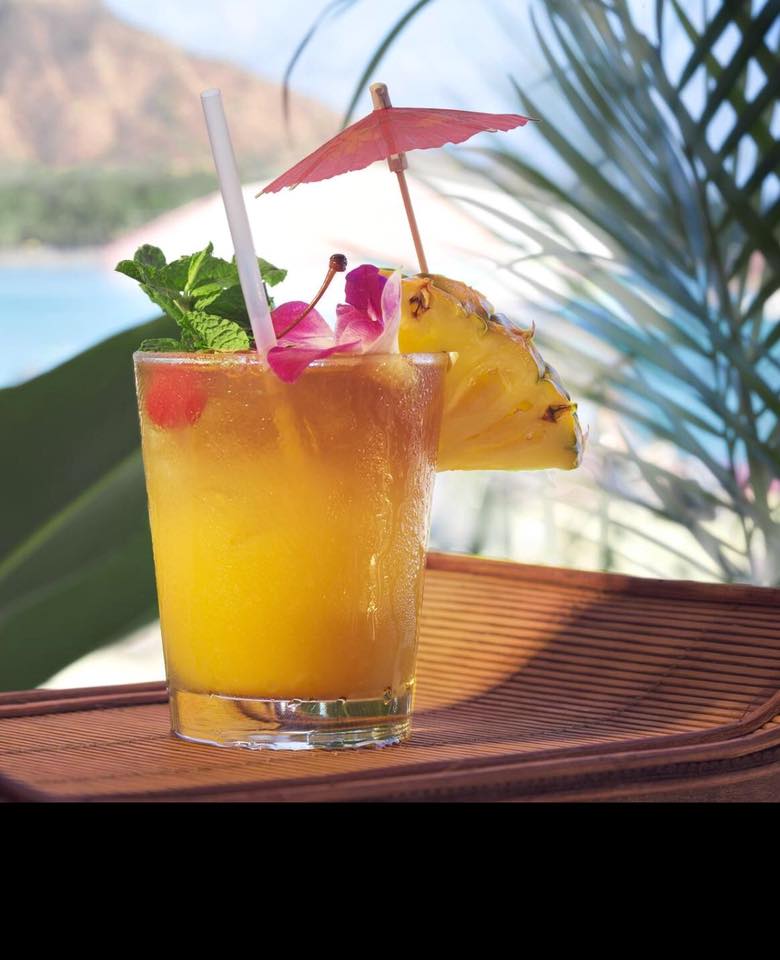 TikiManaNoodles's tweet image. With joy in your heart and a tropical drink in your hand--what could be better? 🌺🥃 #TikiManaIslandGrill #COeats #HIVibes