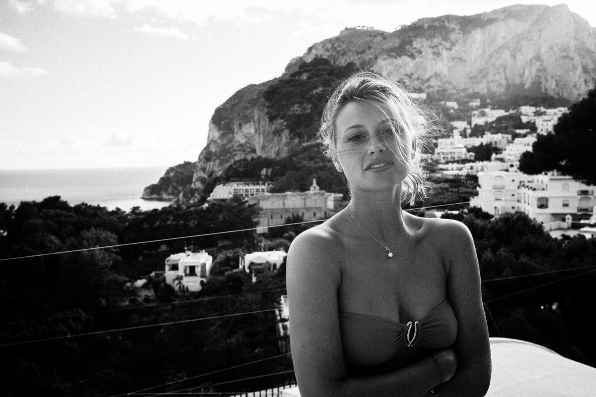 #EightwithAly Aly, of the super-sister duo <a href="/alyandaj/">Aly & AJ</a>, answer eight of our burning questions bit.ly/2ygjsR3