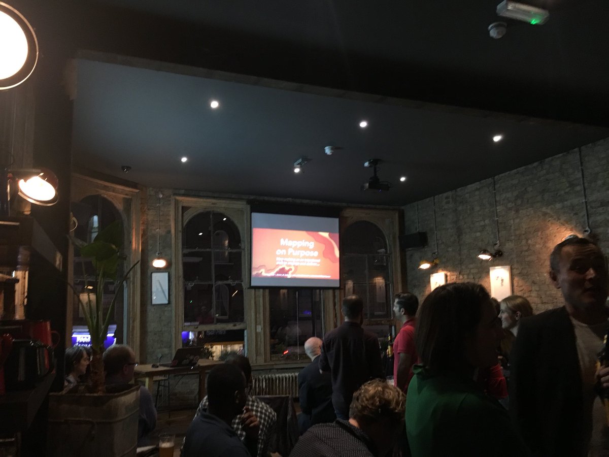 DavidJThompson5's tweet photo. GIS night in Maida Vale #esri #gis #maps #london #mappingonpurpose https://t.co/QePE3lqEQf