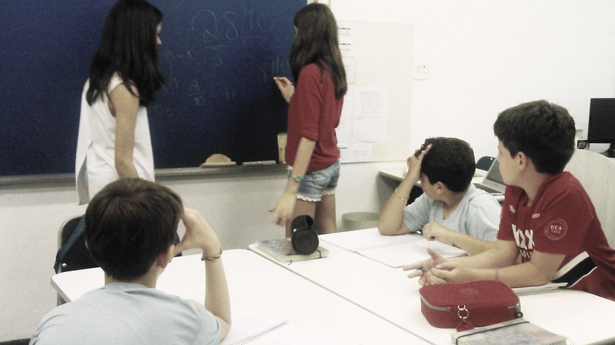 CentroFormacao's tweet photo. Você já ouviu falar do GEPE?
É um projeto piloto para alunos de 6º a 9º ano onde a diversidade é justificativa, método e objetivo. O grupo se reúne uma vez por semana para vivenciar o lugar de quem sabe e de quem aprende.
Conheça o projeto #noblogdaVILA https://t.co/nhHupd6S9O https://t.co/DUYW1IOqBZ