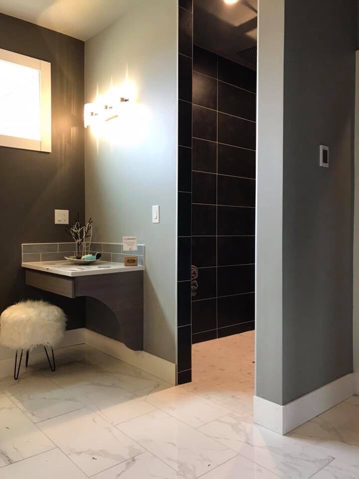 bedrospokane's tweet photo. Modern &amp; Sophisticated. This beautiful parade home featured our tile &amp; Stone! Thank you @brothersflooring for your business on this project! #bedrosianspokane #brothersfloors #tile #sequelquartz #spokane #fallfestivalofhomes #pnw 🍂 https://t.co/rTi01szXS9