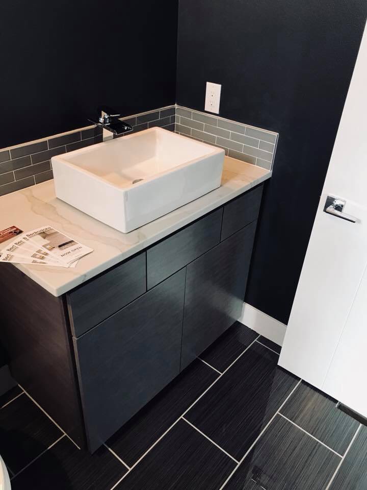 bedrospokane's tweet photo. Modern &amp; Sophisticated. This beautiful parade home featured our tile &amp; Stone! Thank you @brothersflooring for your business on this project! #bedrosianspokane #brothersfloors #tile #sequelquartz #spokane #fallfestivalofhomes #pnw 🍂 https://t.co/rTi01szXS9