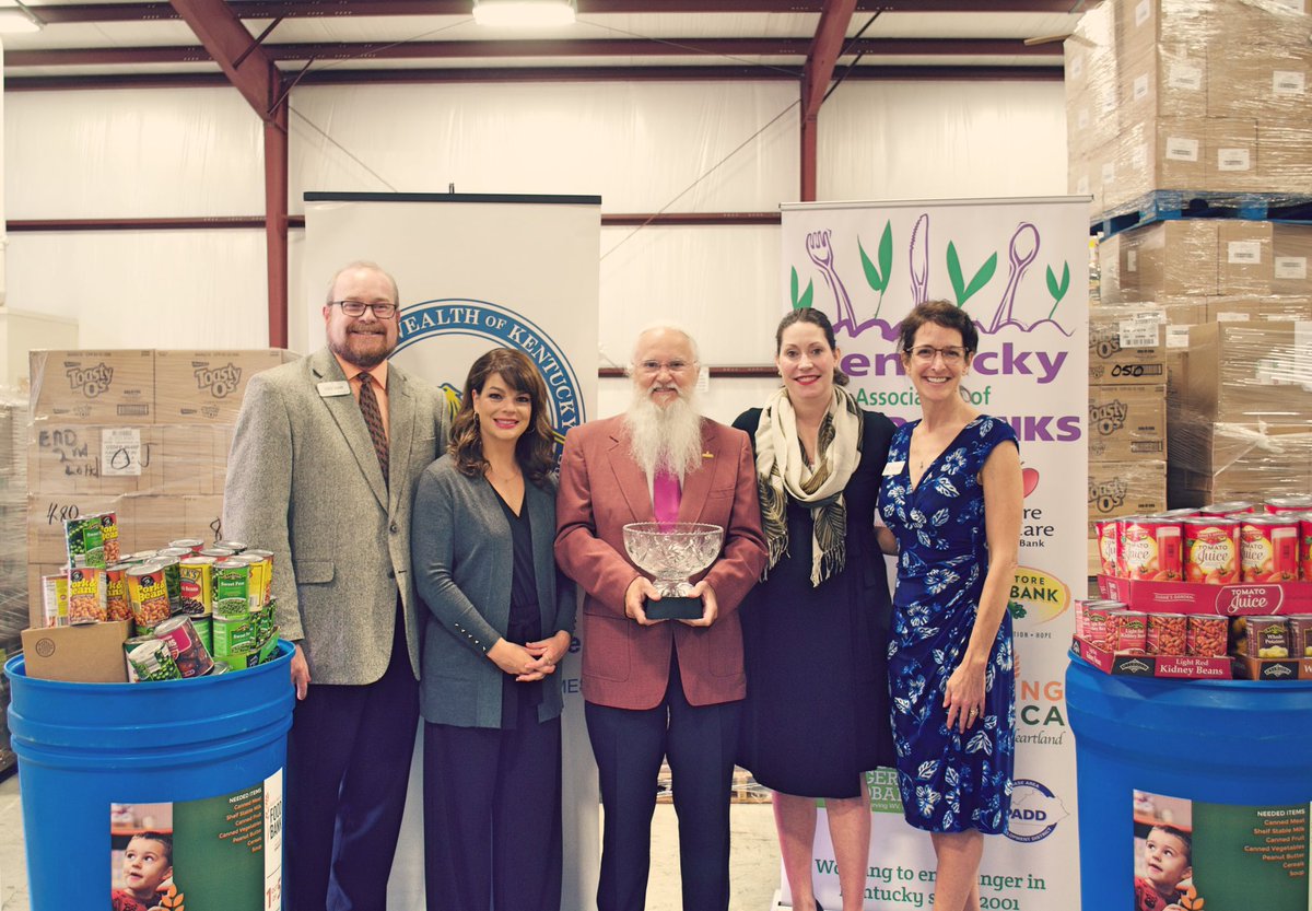 AlisonForKY's tweet photo. 700k Kentuckians don't always know where their next meal will come from. The @GPFoodBank team in Morehead do amazing work to help. My office is partnering with @KACo & @KyFoodBanks to #HelpFeedKY! Donate: https://t.co/vPW312Qlfe https://t.co/5HmhAfFa5u