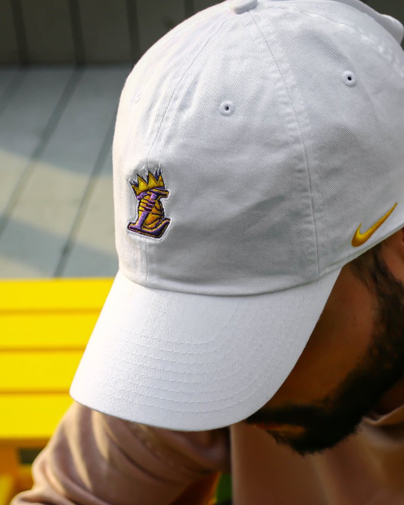 lakers crown hat