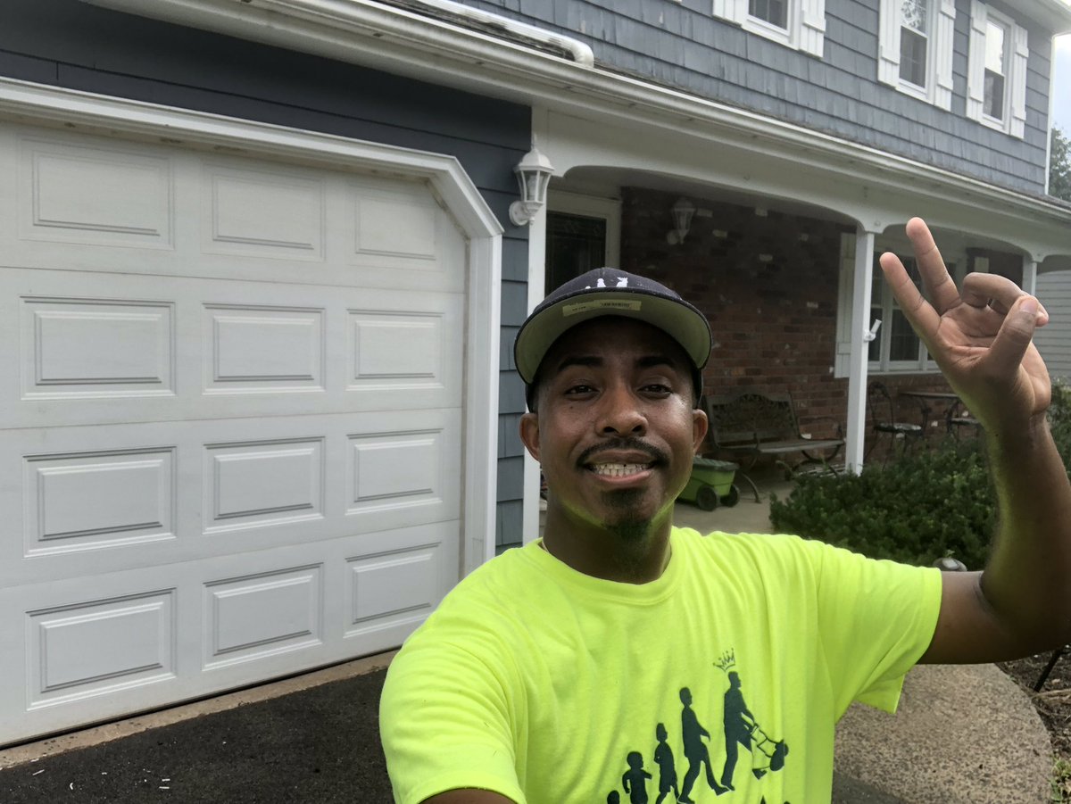 Rodney Smith Jr (@iamrodneysmith) on Twitter photo 2018-10-10 18:18:04 I had the pleasure of mowing for a family in CT. I was referred to this lawn . The family is going thru a hard time . The mother has major health issues almost died recently . Plus a lot of medical. I was told that they could really use a hand . Please have them in your prayers . I had the pleasure of mowing for a family in CT. I was referred to this lawn . The family is going thru a hard time . The mother has major health issues almost died recently . Plus a lot of medical. I was told that they could really use a hand . Please have them in your prayers .