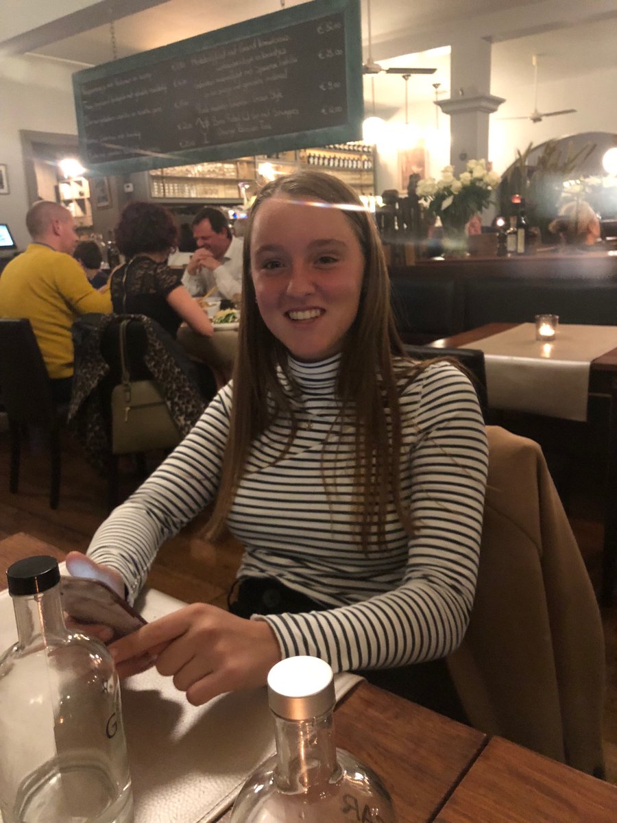 LousyCoder's tweet image. Eten met de dochter ⁦@jadevangoethem⁩