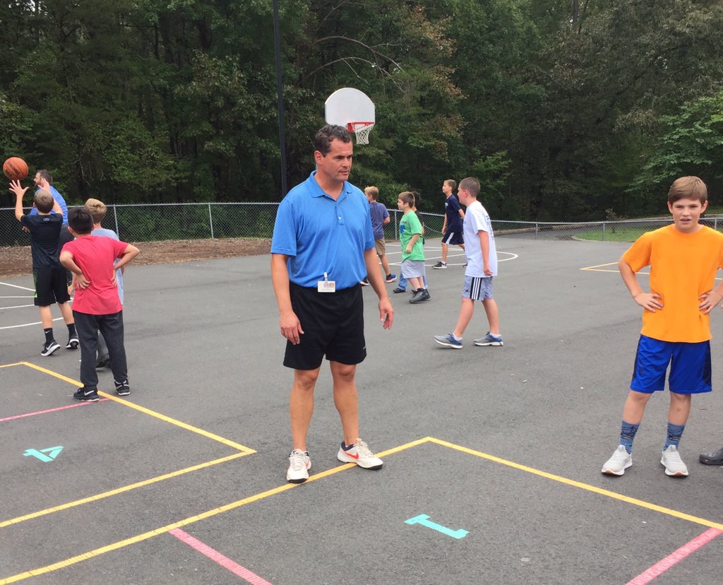 SandyGoExplorer's tweet image. Connecting with kids in and out of the classroom.Mangum men rock! @MangumExplorers #WeAreDPS