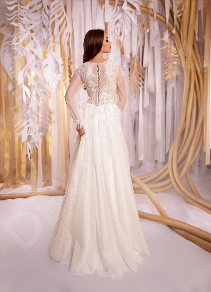 Devotion I Think This Wedding Dress Is A Perfect Choice For A Winter Ceremony Because It Reminds Me Of A Beautiful Snowflake Don T You Think So Too Did You Check