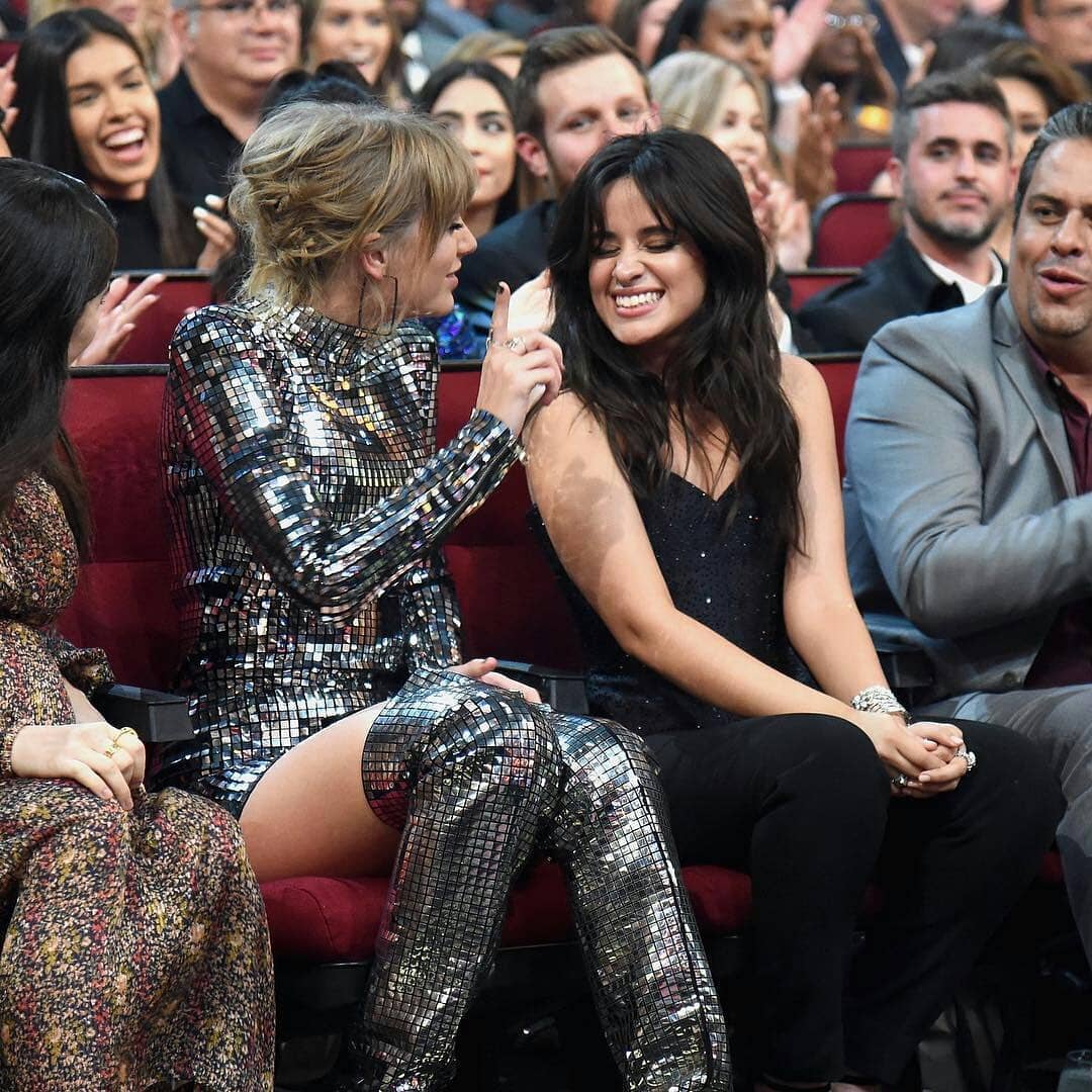 tsnbrreserva's tweet image. Que amizade gente. 😍😊@taylorswift@camila_cabello #TaylorSwiftAMAs #TS6 #Swifties #taylorswift #TSNBR