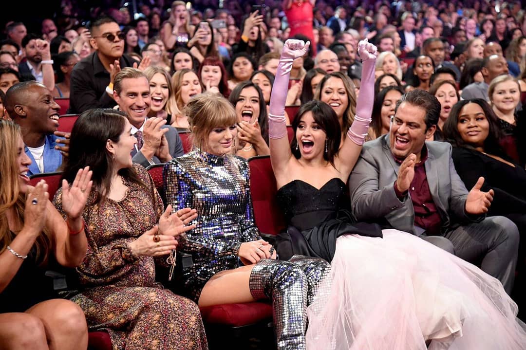 tsnbrreserva's tweet image. Nossos anjinhos rs. 😊😍 #TaylorSwiftAMAs #AMAs #taylorswift #TSNBR