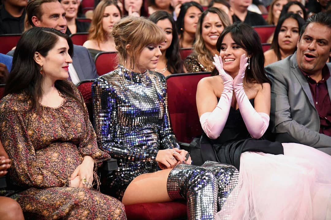 tsnbrreserva's tweet image. Nossos anjinhos rs. 😊😍 #TaylorSwiftAMAs #AMAs #taylorswift #TSNBR