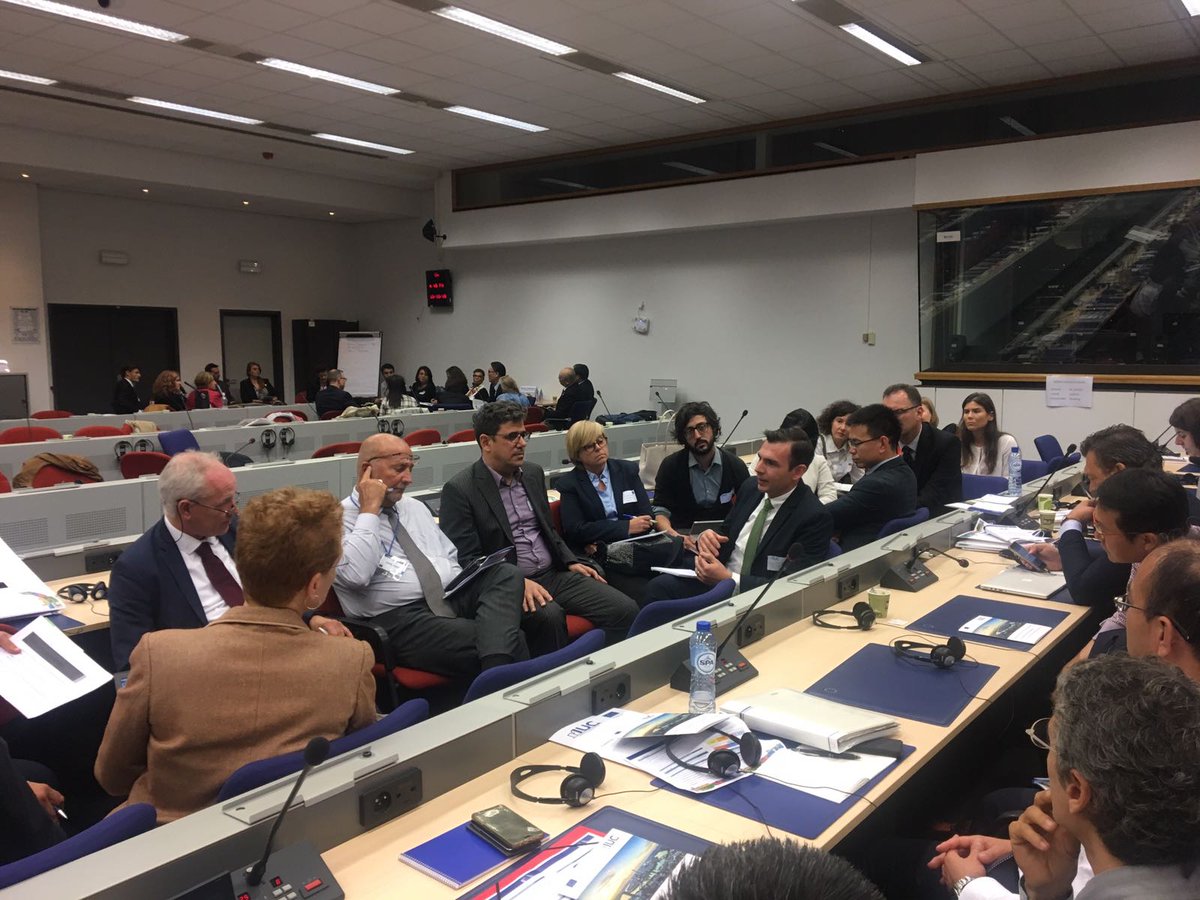 EUintheUS's tweet photo. During the afternoon sessions of the city-to-city #IUCBrussels2018 the delegates were separated in groups to share their knowledge on urban development topics such as water, mobility, smart cities and much more! #USEUcities #IUCNA https://t.co/lL1TLsTlrt