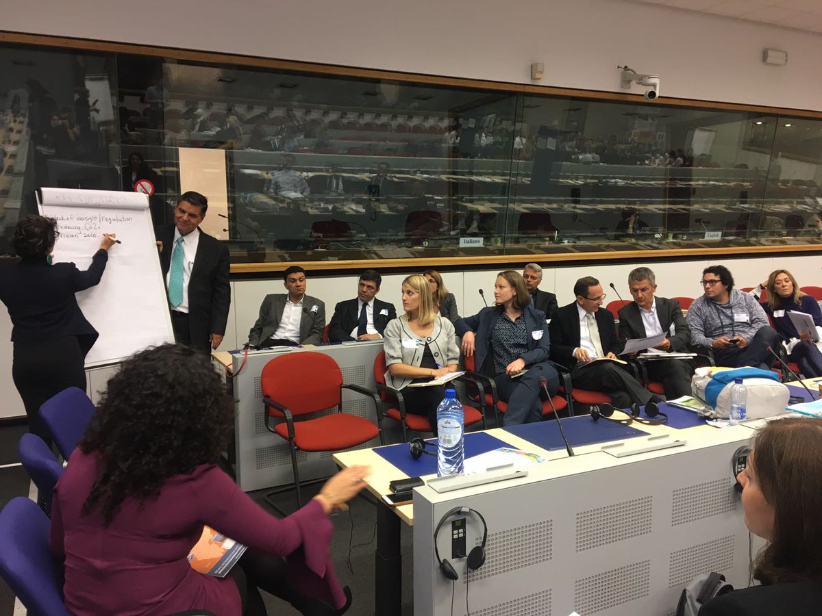 EUintheUS's tweet photo. During the afternoon sessions of the city-to-city #IUCBrussels2018 the delegates were separated in groups to share their knowledge on urban development topics such as water, mobility, smart cities and much more! #USEUcities #IUCNA https://t.co/lL1TLsTlrt