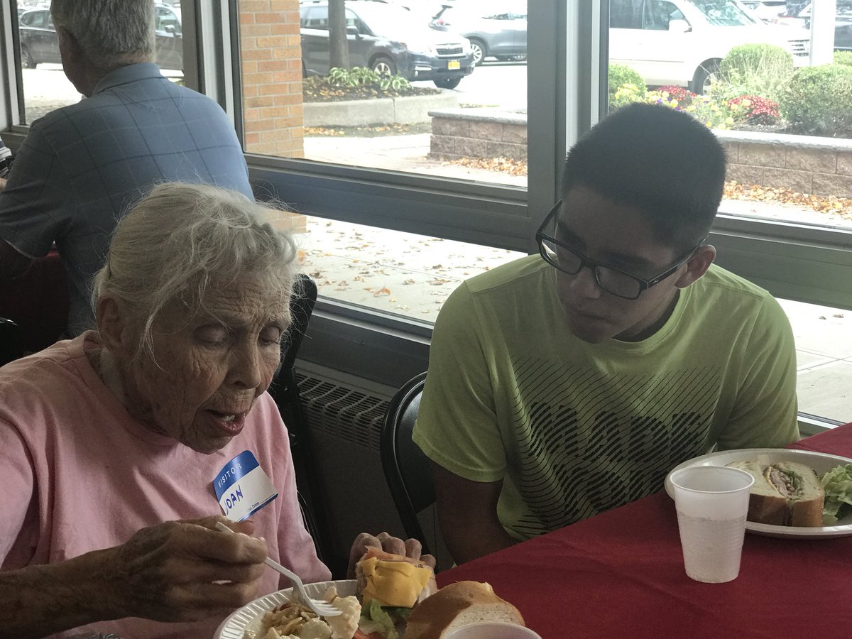 StudentCtr's tweet photo. First Lunch Bunch of the school year! It was great to see our guests again! Fun was had by all... https://t.co/7BCuPbd9VY