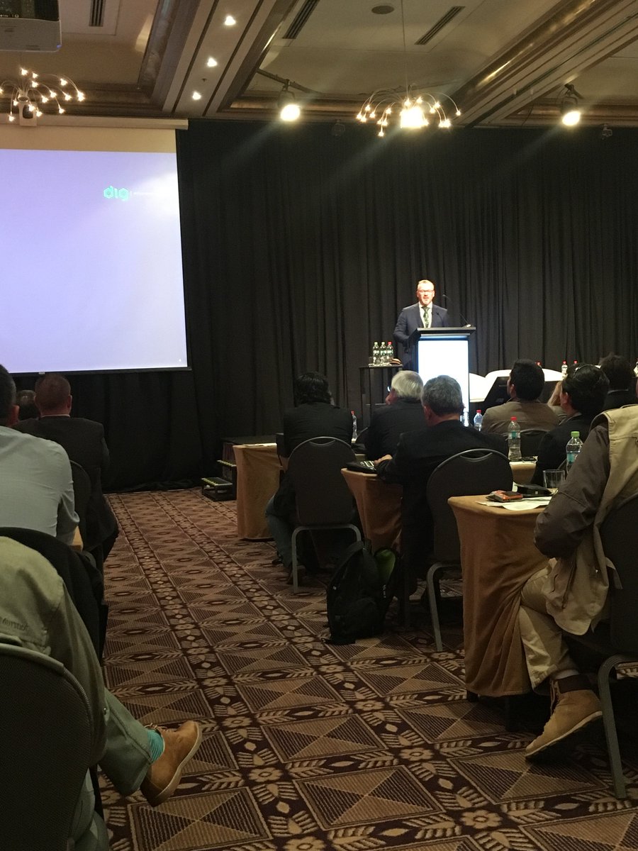 ChilExploReport's tweet image. Continúa #ChileExploreCongress2018 con la presentación especial de Craig Lavrick, Especialista en perforación para exploración minera, quien habla acerca de la reducción de costo de perforación bajo tolerancia cero.