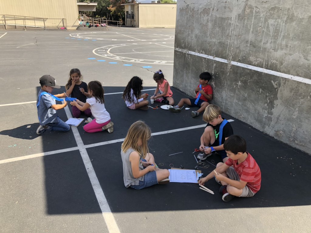 1stgradefalcon's tweet photo. The Maker Bus inspired my little engineers today to use biomimicry to construct a tool to pick up trash! @CVMaker537 @Fuerte_Falcons @ConnollykCVUSD https://t.co/in7eAB3BoD