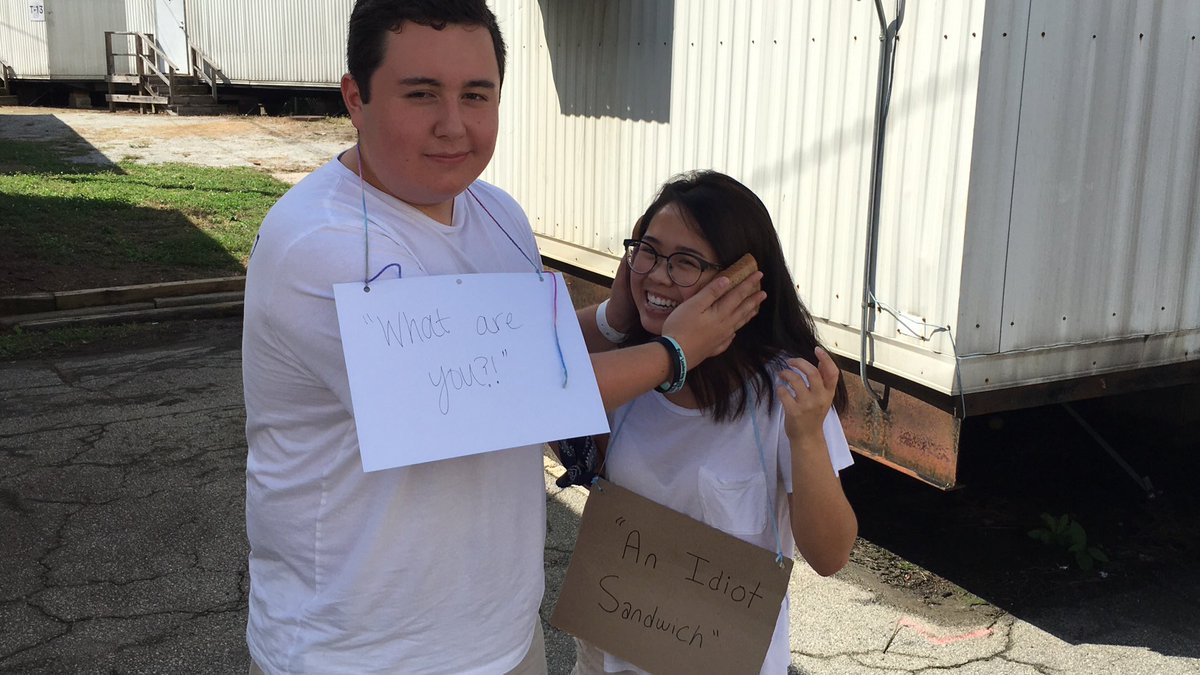 dhstuco's tweet photo. Meme/ Vine Day https://t.co/lLW08eUz2e