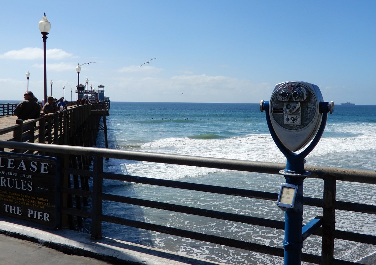 OceansideBiz's tweet photo. A daily dose of #Oceanside. #viewscope #oceansidepier https://t.co/mYctCAPauh