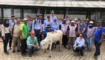 NTCattlemen's tweet photo. An action packed day for our NT Pastoralists. The learning never stops! Cattle Welfare, People, Team Work, Understanding, Leadership, Economics, Sustainability, Environment, and Community. #NTCA #NIAPP https://t.co/IfD0NW0wmJ