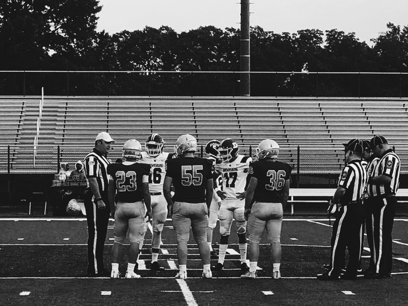 Southside6thMan's tweet image. senior night this Friday against Bishop Chatard @ 7. come out drippin in all white⚪️◽️ to support our senior class!!😈🤟🏽🏈