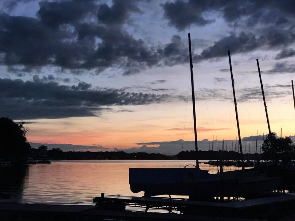 IndySailingClub's tweet photo. Wednesday night racing may be over. But the sunsets are still amazing at the Indianapolis sailing.@IndySailingClub @atgeist @atFishers https://t.co/6hd7dlTvrO